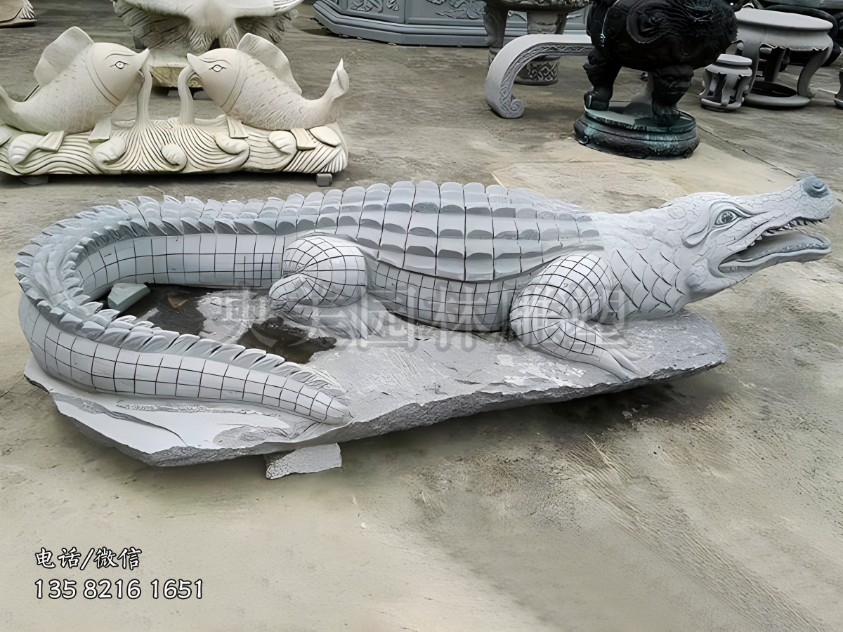 大理石鱷魚(yú)石雕