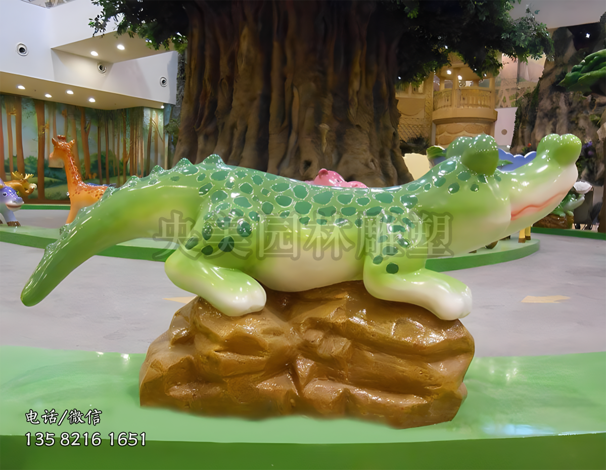 玻璃鋼卡通鱷魚(yú)雕塑造型