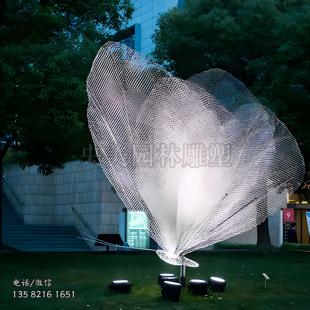 網(wǎng)格編織透光蝴蝶雕塑