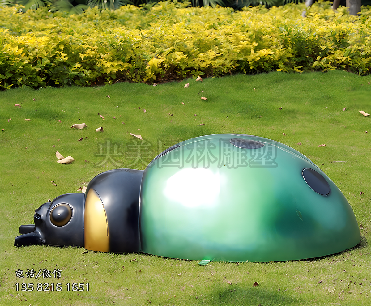 綠色玻璃鋼噴漆瓢蟲雕塑
