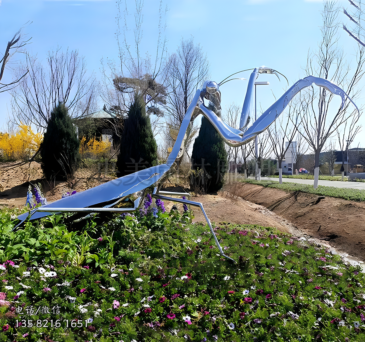 鏡面不銹鋼草坪動(dòng)物螳螂雕塑擺件