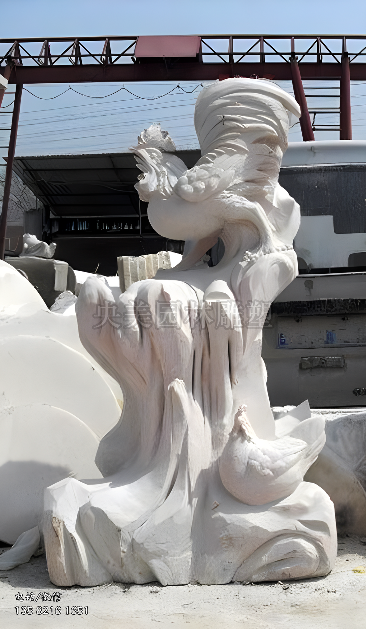 漢白玉石雕公雞景觀雕塑