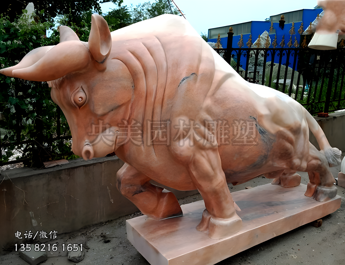 晚霞紅開(kāi)拓牛石雕