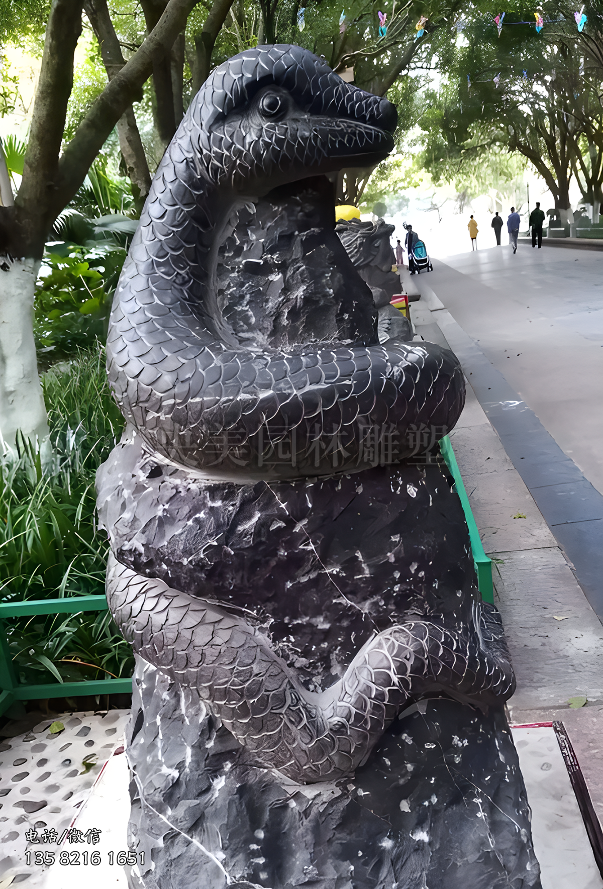 青石雕刻生肖蛇雕塑