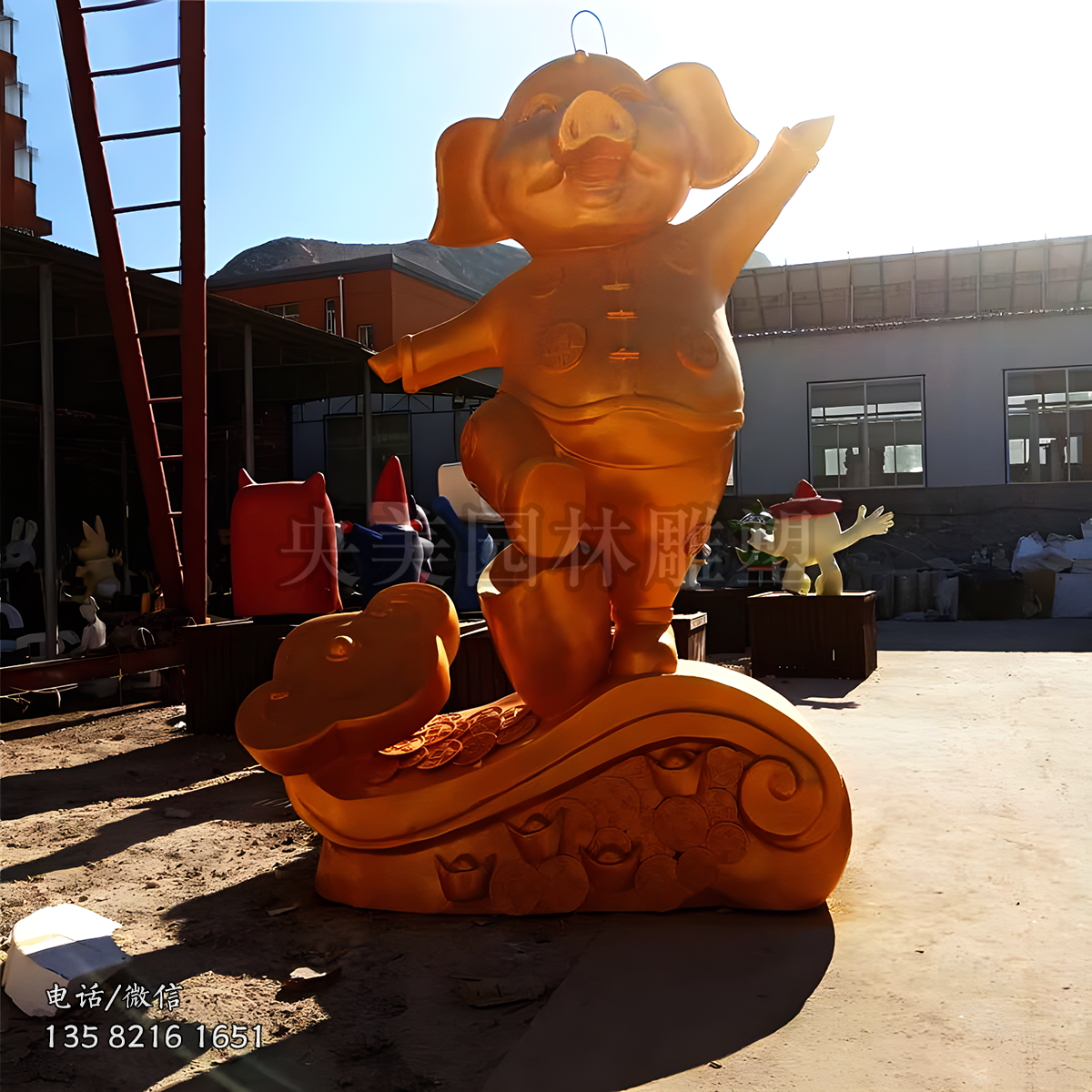 招財(cái)金豬玻璃鋼美陳裝飾雕塑