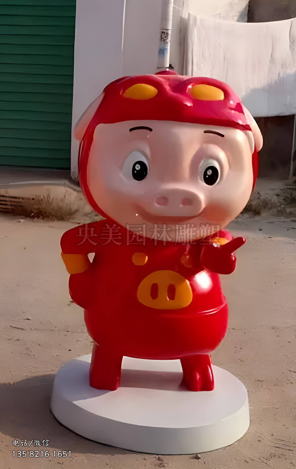 玻璃鋼仿真豬豬俠雕塑擺件