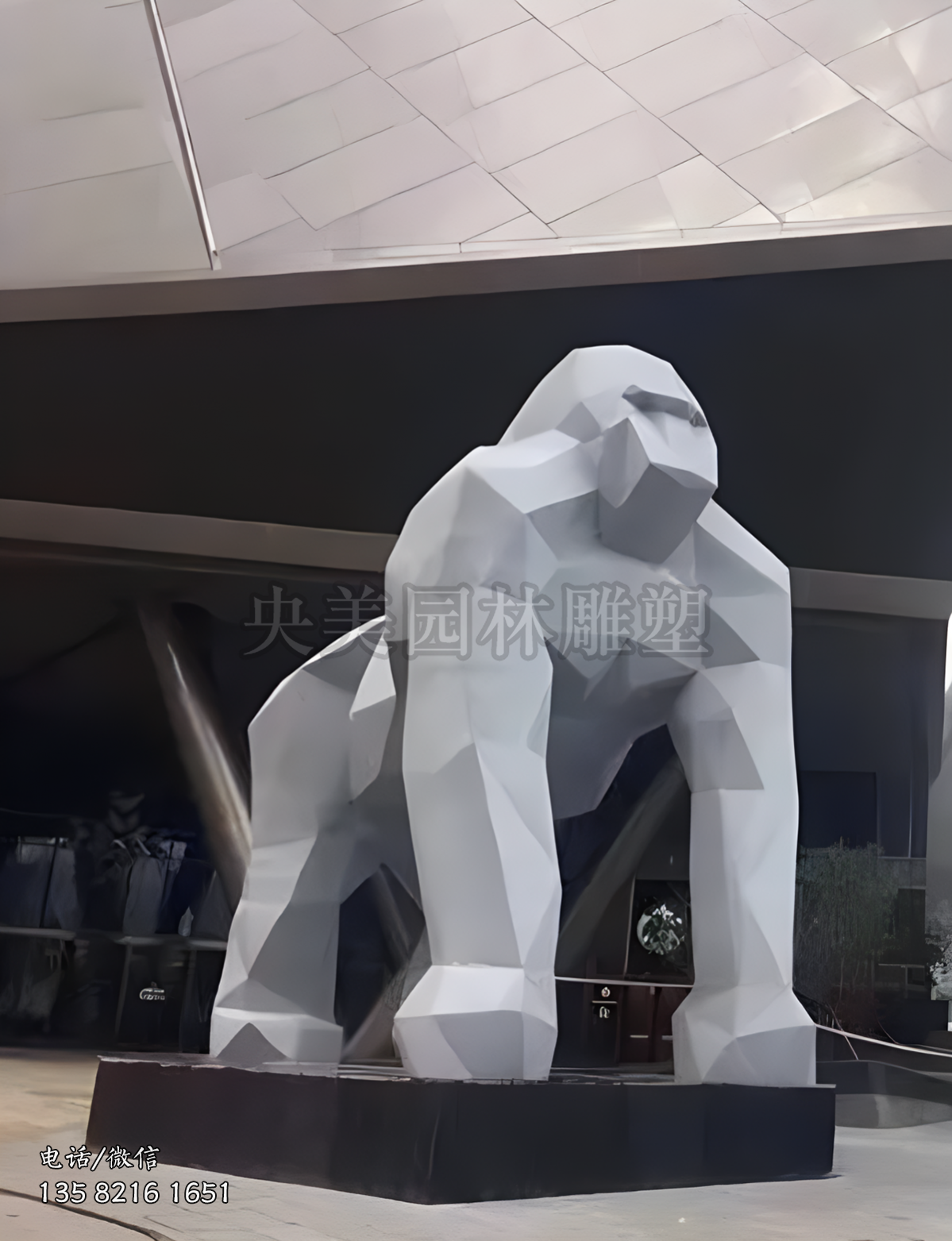 不銹鋼切面抽象大猩猩雕塑