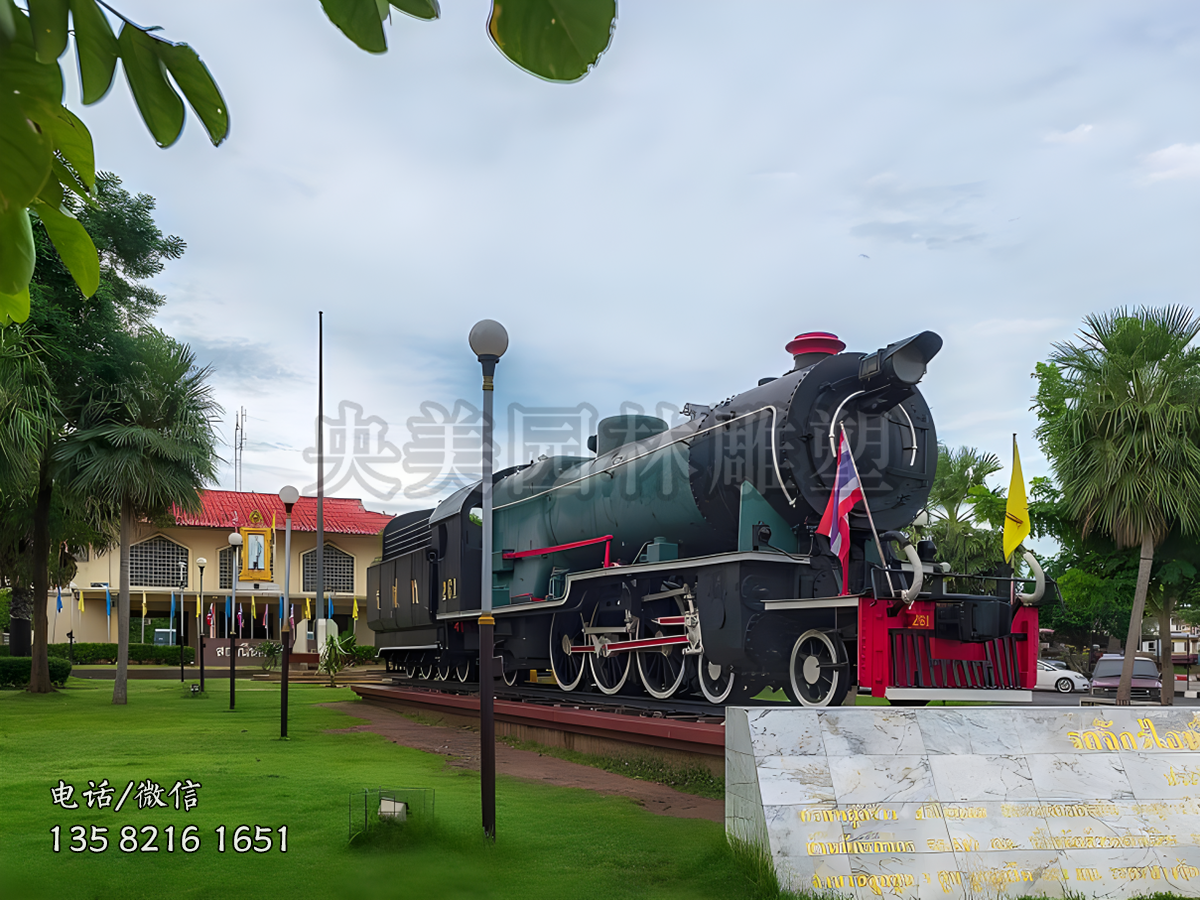 鐵藝火車景觀雕塑