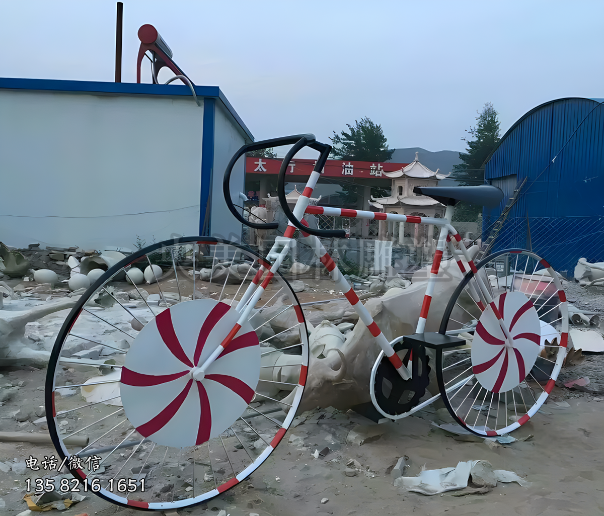 鐵藝仿真自行車(chē)雕塑